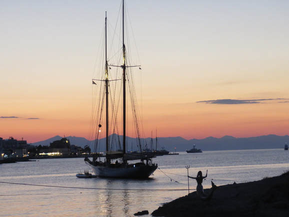 La magica baia di Spetses,isola elegante e magica del golfo Saronico